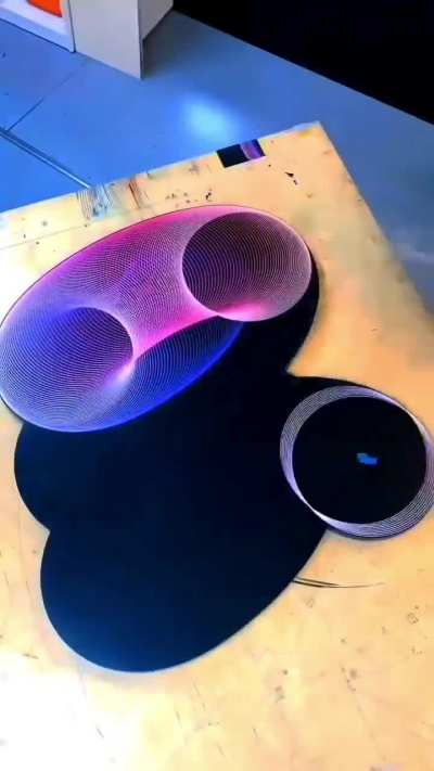 The process of applying these colourful circles