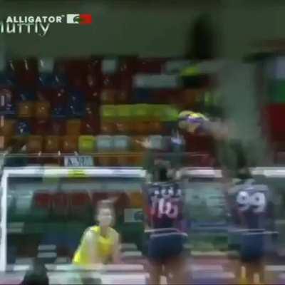 Cameraman isn't even trying to hide what he's watching.