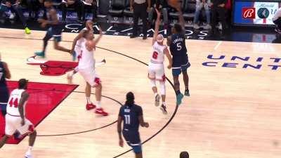 [Highlight] Anthony Edwards lobs it to Gobert from the 3 point line, plus the foul!