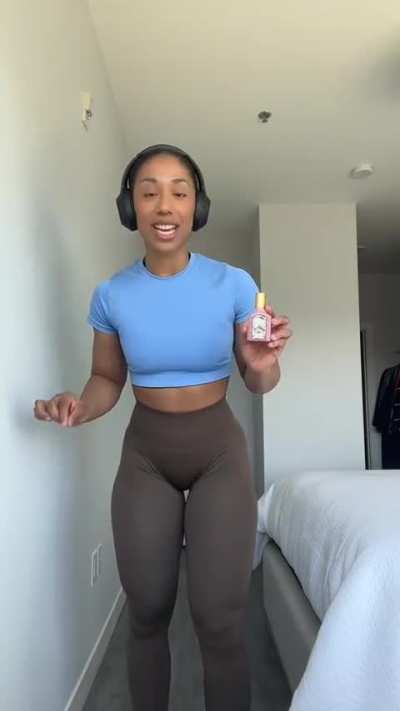 Rate Her Outfit (OOTD)