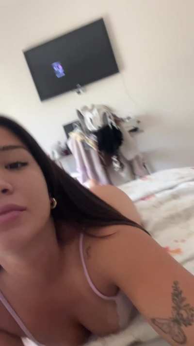 I see you checking out my ass, don’t stop