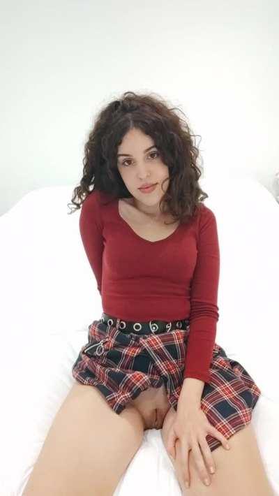 My half arab and latina pussy wants to play w you!