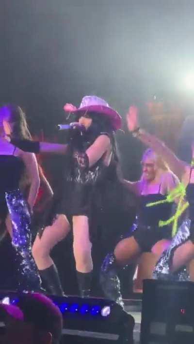 Kim en su concierto😻😍