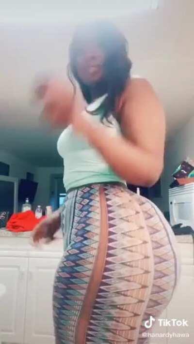 OMG nah pounding that must feel amazing 🥲🍑