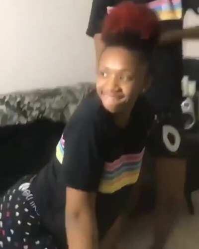 Bracefacelaii shaking it for us