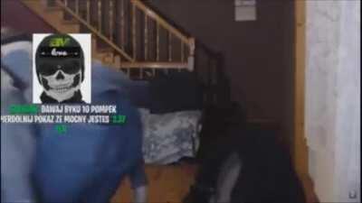 Drunk polish streamer tries to do pushups