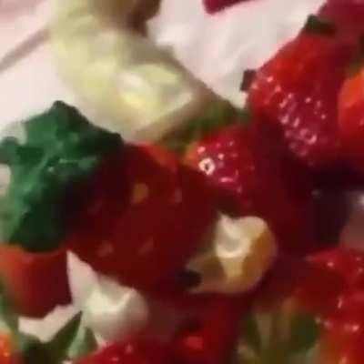 I forgot where I found this clip. But it's too cute.