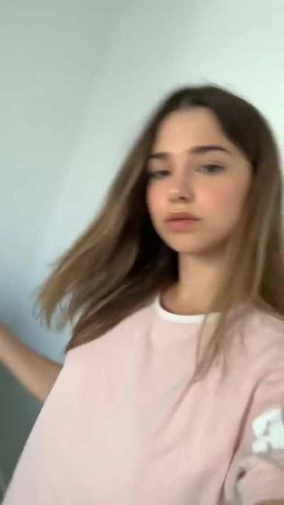 Does anyone else here dig petite thots? 🤤