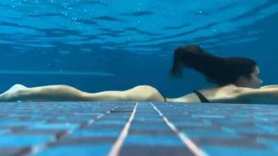 swimming 🏊🏼‍♀️😍