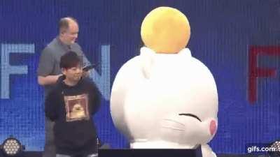 Can we stop to appreciate this brief yet wholesome moment?