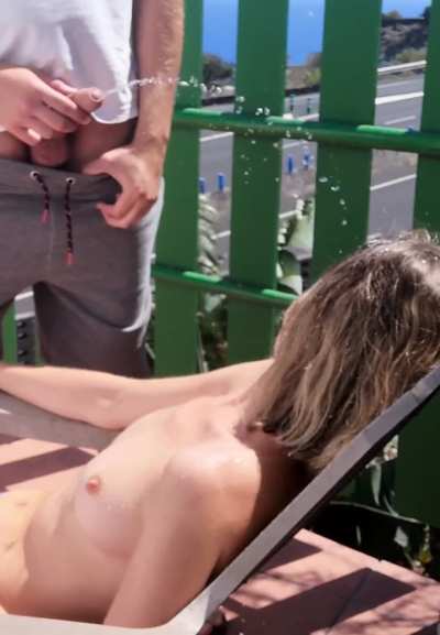 A relaxing pee shower