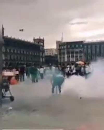 I knew she looked familiar! 👨🏾‍🎤🧑🏻‍🎤