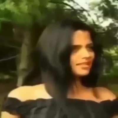 Ele canta bonito sabia?