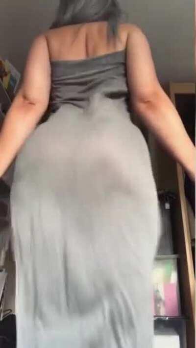 Tutti the booty hot 👏🏻