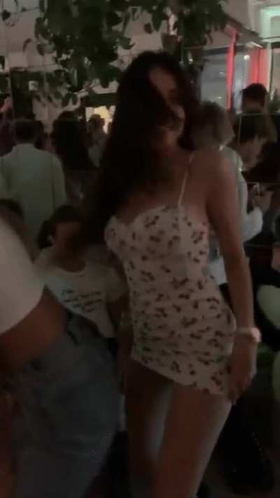 Madison Beer twerks her ass for us 🍑🥰