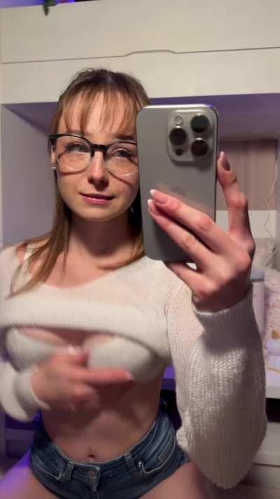 I’ve noticed a serve lack of tiny 18yo dolls in this subreddit, so I’m here to help out