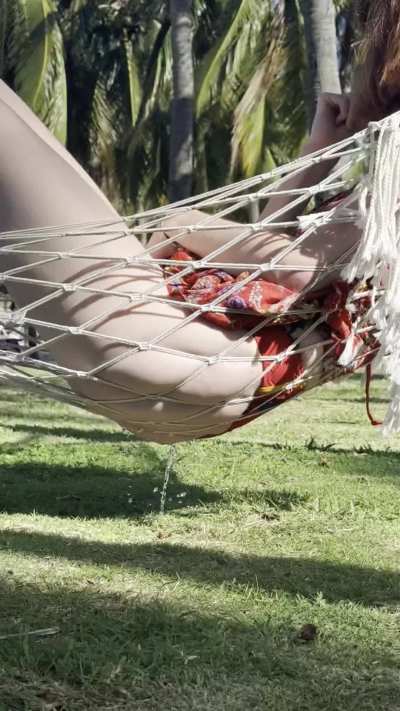 hammock pee u/Nippy_Hippie