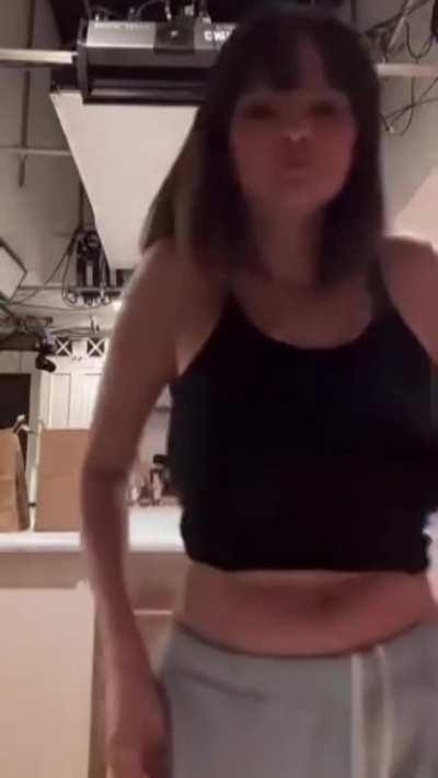 Selena Gomez braless on Tik-Tok Live (GFY)