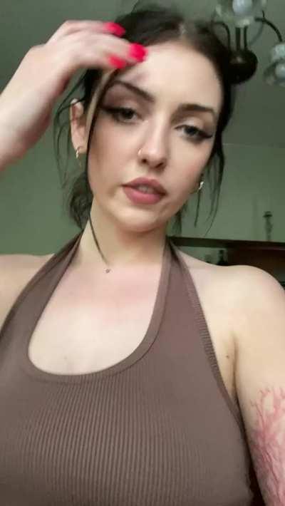 Open your mouth and stick out your tongue.