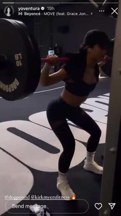 Workout 1 of the new year that I know of idk but yeah glutes 🍑 she lookin thick 🥵