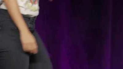 PLeASE: EnJOY SHaKiRA aND HeR GoDdeS BuTT ! 