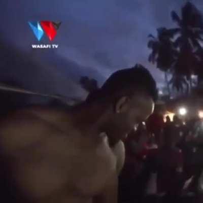 They stole his chain right in his face