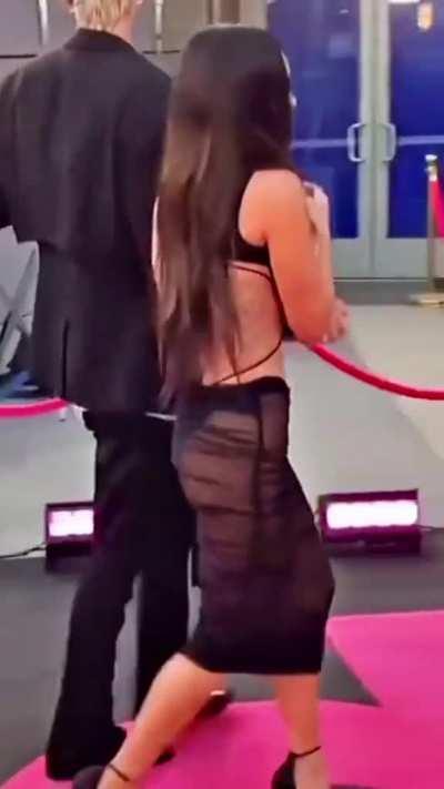 omfg Megan Fox is literally stunning. got me drooling for that petite ass