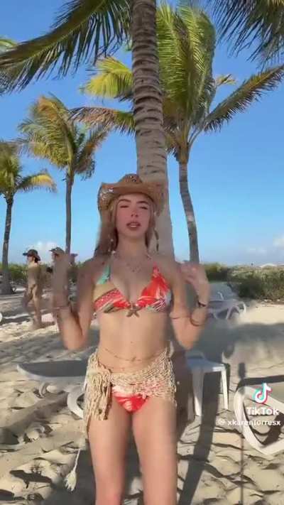 Que rica se ve en bikini