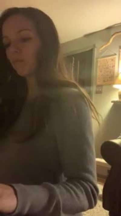 Dabbling on the Piano - smash that like button and subscribe