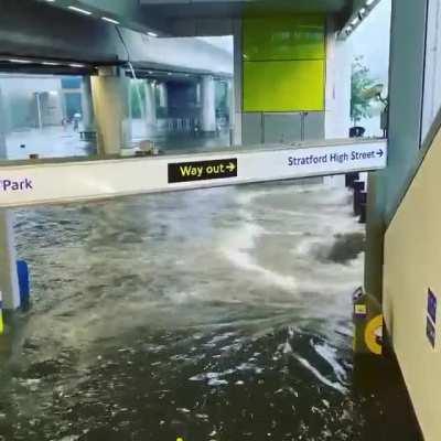 First Germany, then Hungary, then China, and now London is flooding. Taken 1hr ago