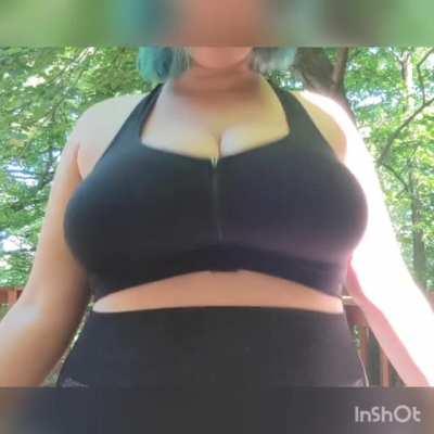 I think I look pretty sexy bouncing around with my big tits (22F)
