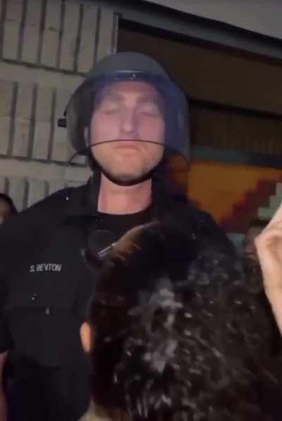 Police officer shows great discipline