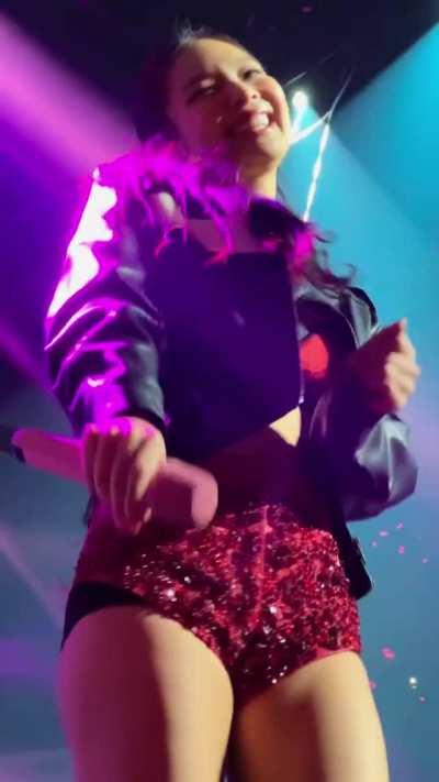 Jennie giving a show from close