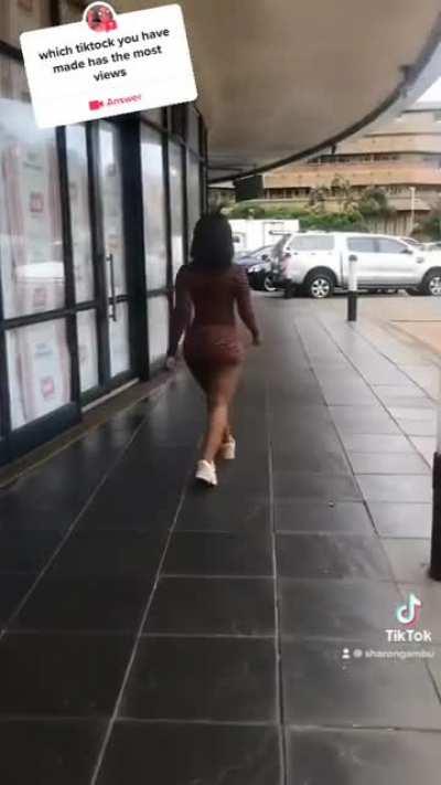 her body is amazing.🥵