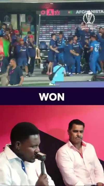 waqar younis almost breaking in tears