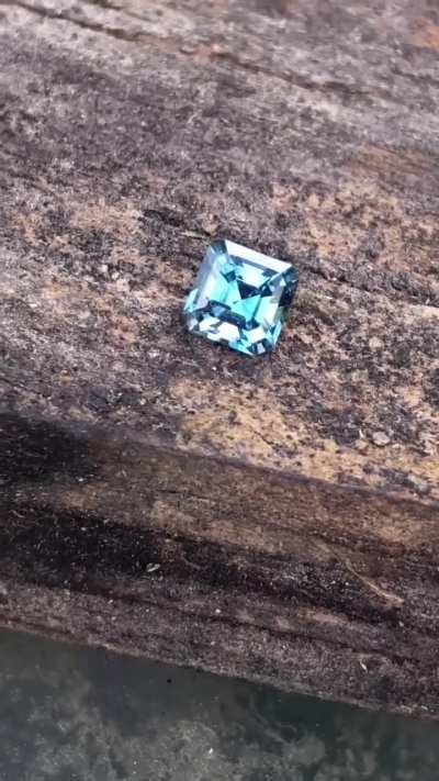 Blue lagoon color Montana sapphire !! 0.965 ct  Moderate inclusions but makes it look 👀 ditto !!! Great American 🇺🇸 gemstone 💎  5.2x5.2, nice asscher cut   Sapphire , great price .! $444 plus shipping