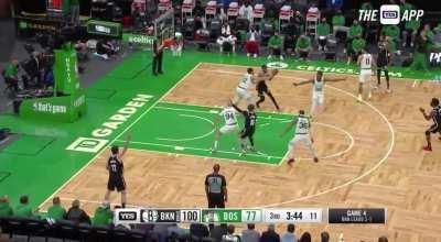 [Highlight] Kyrie hits the three to make it 103-77