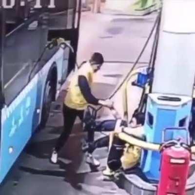 Why you shouldn't use your phone when refuelling