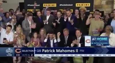 [Highlight] With the NFL Draft only 2 weeks away, here's a throwback to when the Chicago Bears traded up to the #2 pick to select their future franchise quarterback