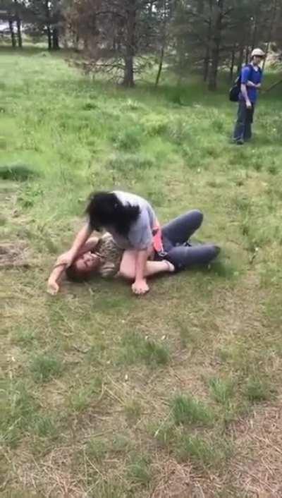win without punch in girl fight
