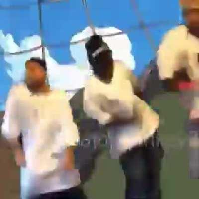 just started the show! I really like this song. the horns are superb and i love it all!