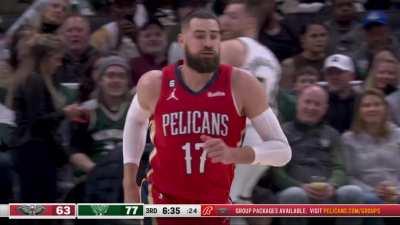 [Highlight] Jose Alvarado gets Lopez off his feet and throws it to Valanciunas for an emphatic dunk