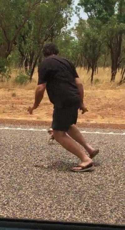 Frilled-neck lizard Scared Man....