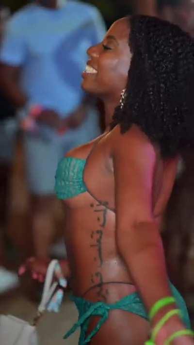 She chose to follow instructions the best way (📷:@bajantube) 