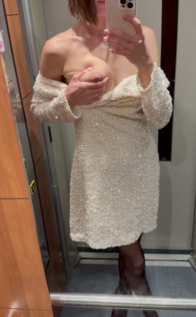 How about a little sip of milk before we get off the elevator? 🤭