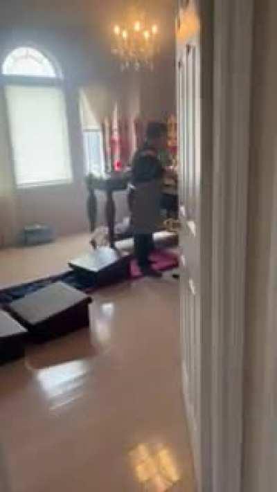 House burning down, bouta play half life 2