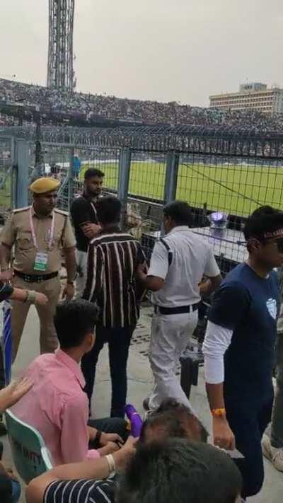 cameraman getting angry after one person was using slangs on them gt vs kkr today (of)