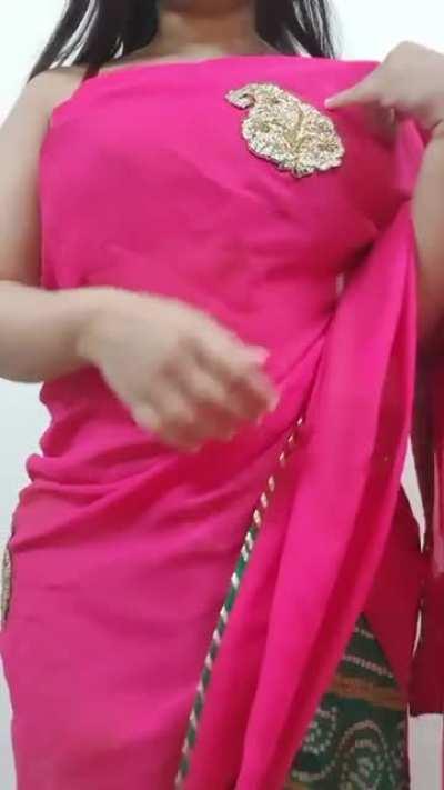 (F)irst post here.. saree tease.. let me know all your dirty thoughts..