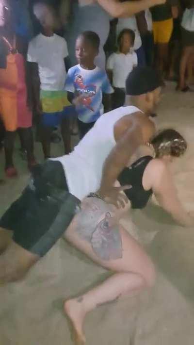 More Hellshire Beach Vybz 🏖️😈