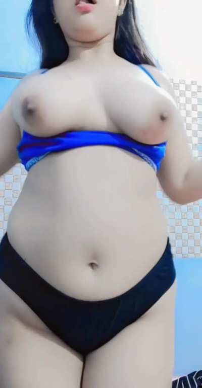 Get me drunk first before putting your hands on my boobs 😈